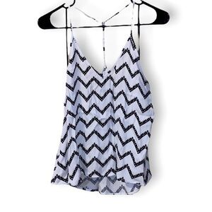 🆕 FOREVER 21 Black & White Tank Top Size Large